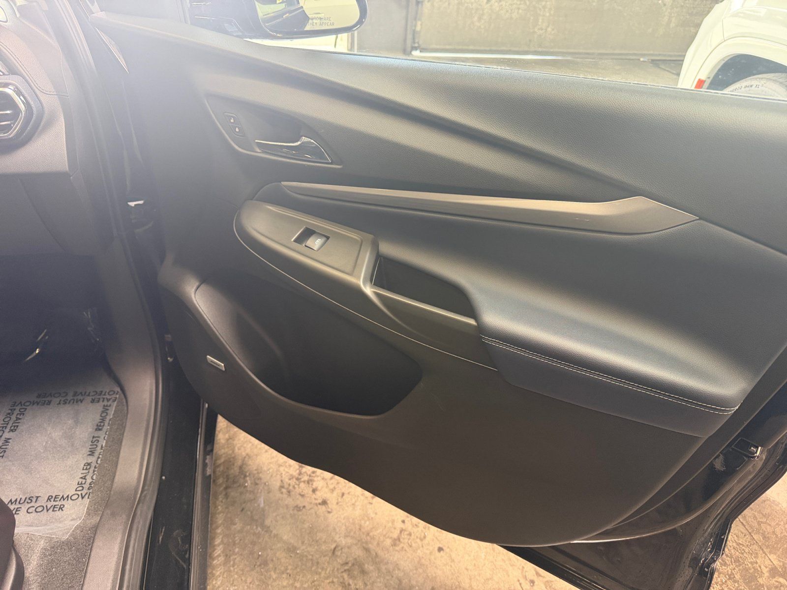 Used 2022 Chevrolet Bolt EUV Premier w/ Sun & Sound Package FWD image 13