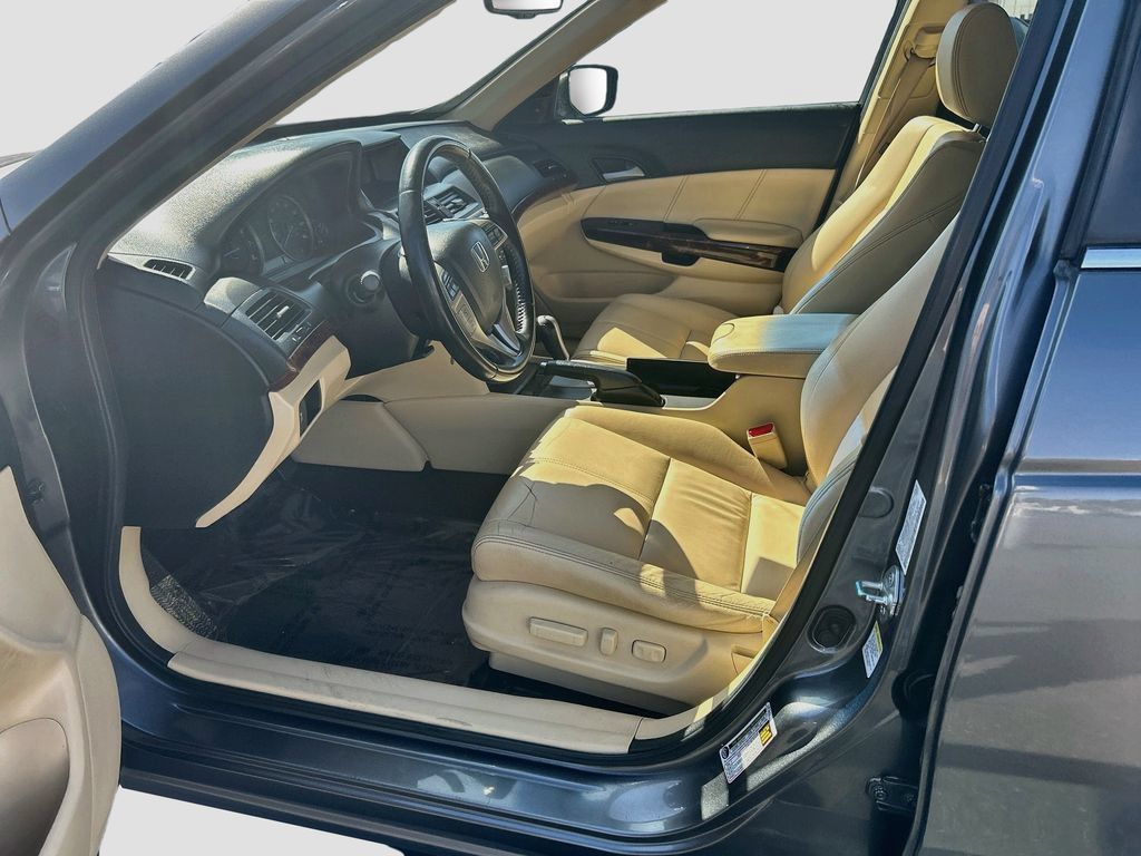 Used 2010 Honda Crosstour EX-L image 19