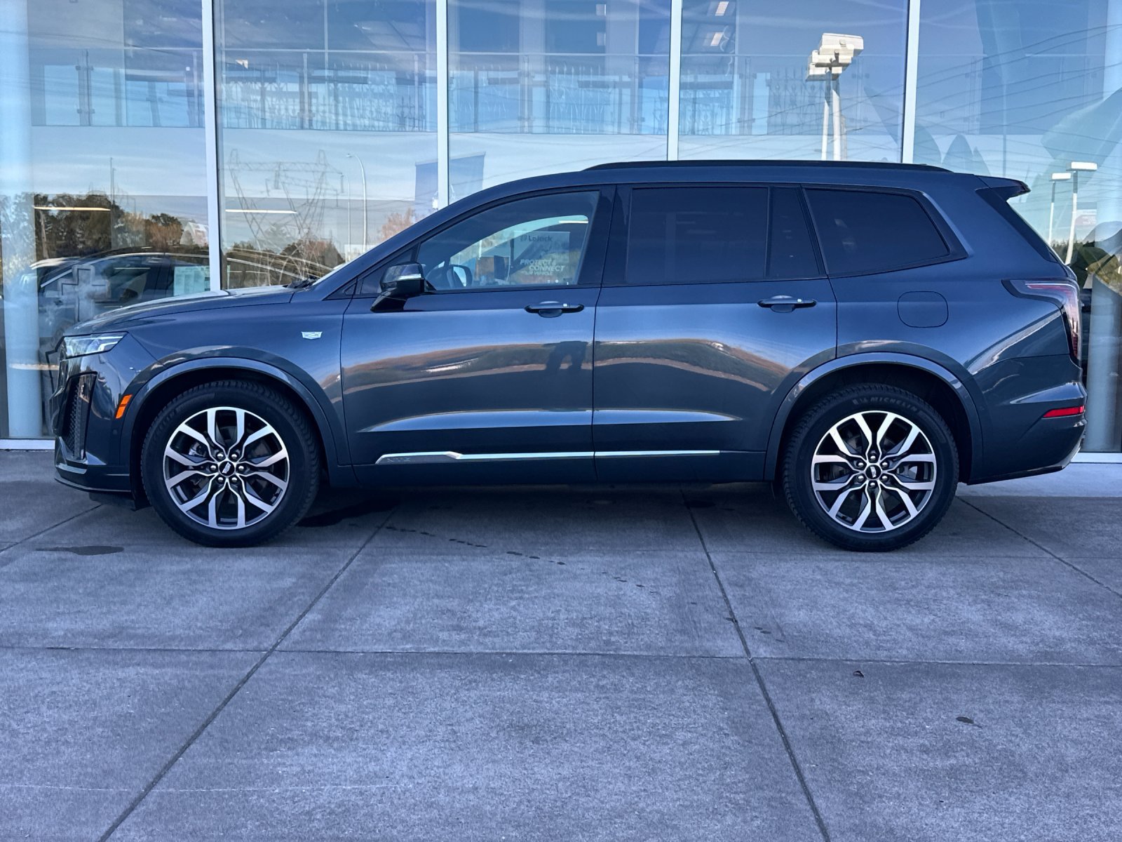 Used 2021 Cadillac XT6 Sport w/ Platinum Package AWD/4WD image 7