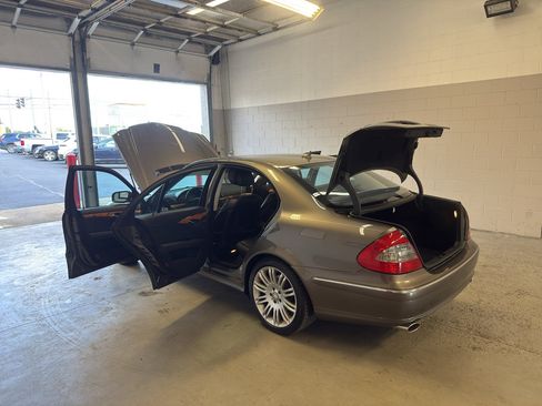 Used 2008 Mercedes-Benz E 350 4MATIC Sedan image 12