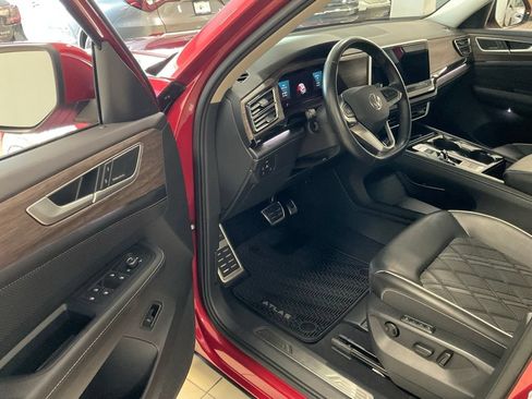 Used 2025 Volkswagen Atlas SEL Premium R-Line AWD/4WD image 9