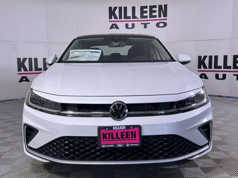 New 2026 Volkswagen Jetta SE image 2