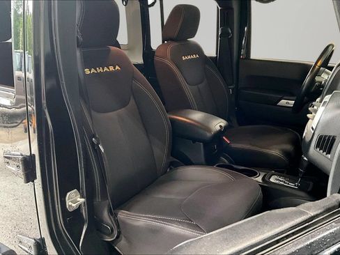 Used 2014 Jeep Wrangler Unlimited Sahara AWD/4WD image 25