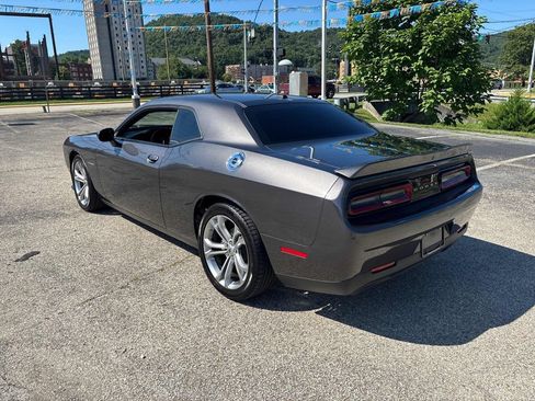 Used 2022 Dodge Challenger R/T RWD image 3