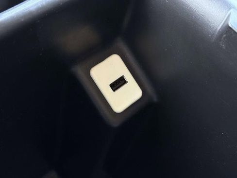 Used 2016 Chevrolet Colorado Z71 image 27