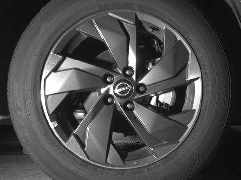 Used 2025 Nissan Rogue SV FWD image 13