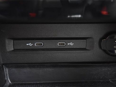 Certified 2023 Volkswagen Taos SE image 15