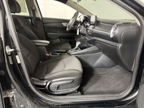 Used 2023 Kia Forte LX image 42