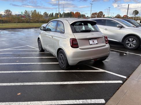 New 2025 FIAT 500 e image 9