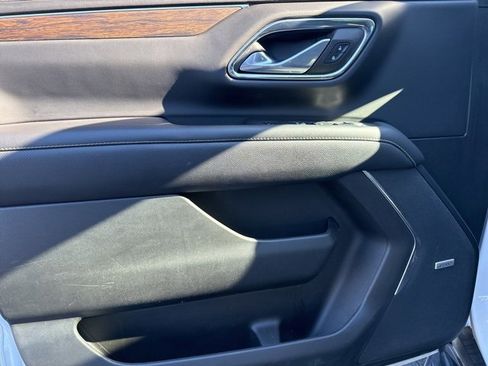 Certified 2023 Chevrolet Suburban Premier image 9