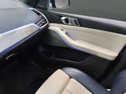 Used 2021 BMW X5 xDrive40i AWD/4WD image 21