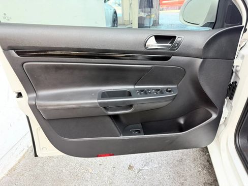 Used 2011 Volkswagen Jetta TDI FWD image 14