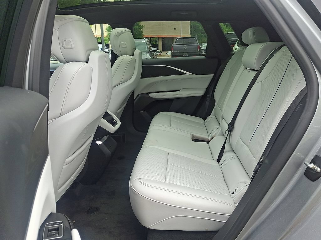 Used 2024 Cadillac Lyriq Sport AWD/4WD image 10
