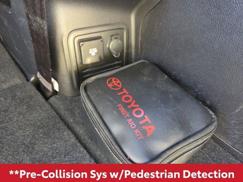 Used 2022 Toyota 4Runner SR5 Premium image 16