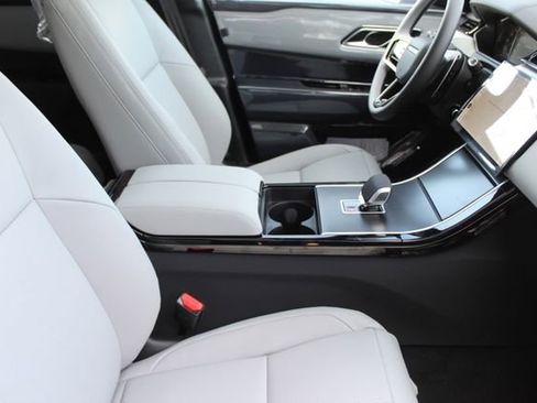 New 2026 Land Rover Range Rover Velar Dynamic SE image 3