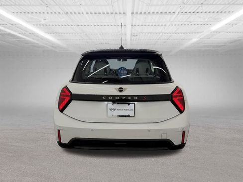 Certified 2025 MINI Cooper S image 4