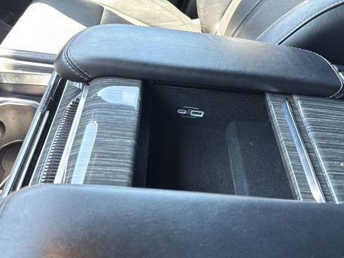 Used 2022 Jeep Wagoneer Series III w/ Premium Group I AWD/4WD image 41