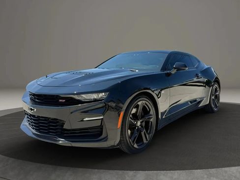 Used 2019 Chevrolet Camaro SS RWD image 3