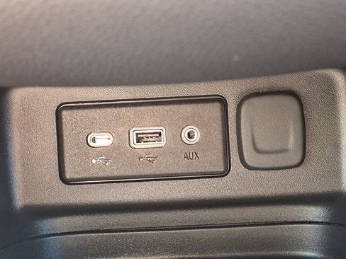 Certified 2024 Chevrolet Equinox LT FWD image 26