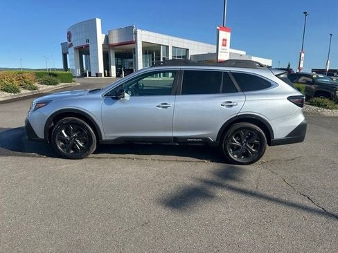 Used 2022 Subaru Outback Onyx Edition XT AWD/4WD image 3