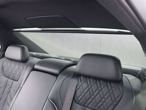 Used 2022 BMW 750i xDrive w/ Executive Package AWD/4WD image 35