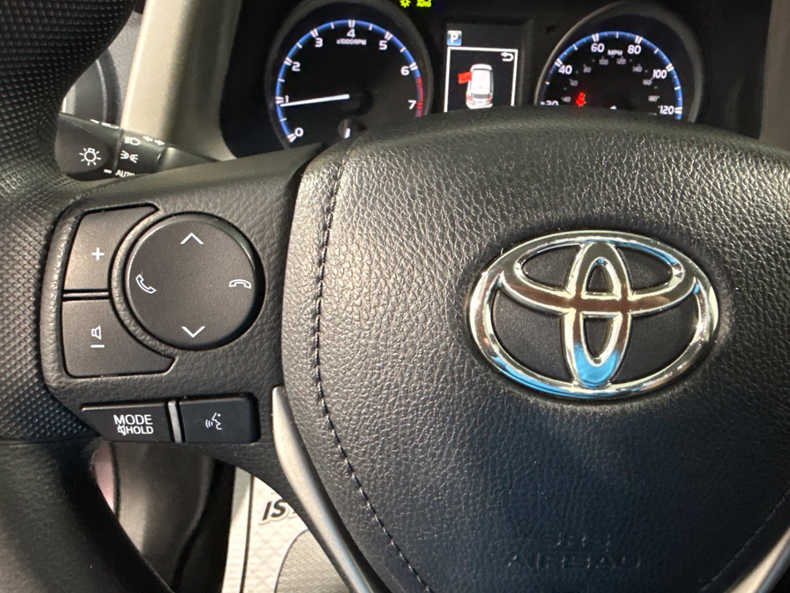 Used 2017 Toyota RAV4 LE AWD/4WD image 34