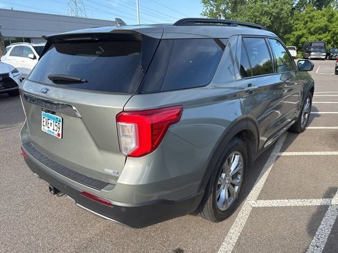 Used 2020 Ford Explorer XLT w/ Equipment Group 202A AWD/4WD image 8