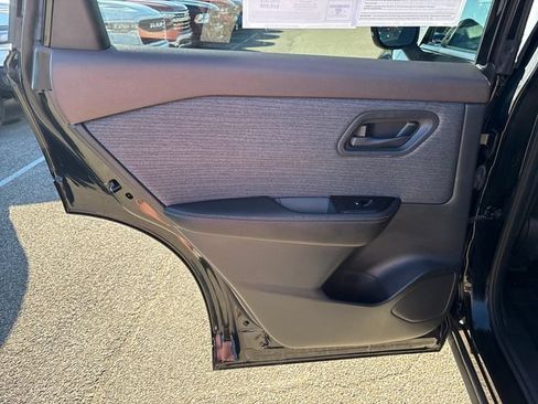 Used 2021 Nissan Rogue S AWD/4WD image 18
