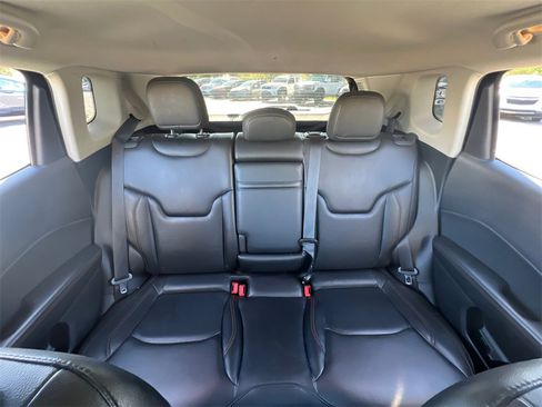 Used 2018 Jeep Compass Limited image 29