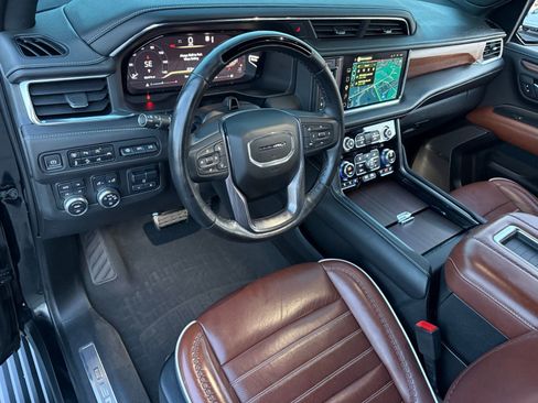 Used 2023 GMC Yukon Denali Ultimate AWD/4WD image 11