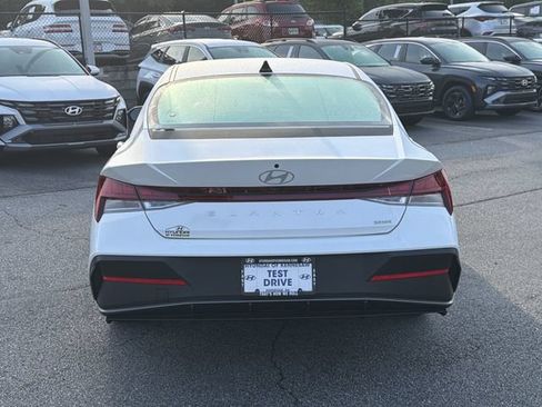 New 2026 Hyundai Elantra Hybrid FWD image 7