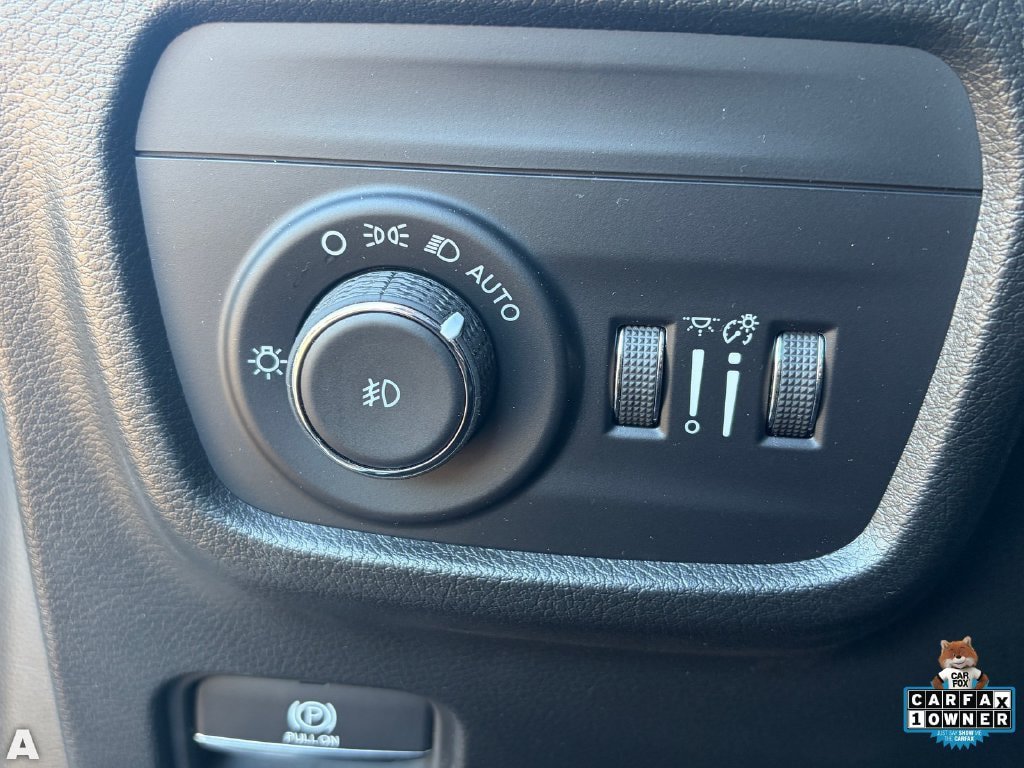 Certified 2023 Jeep Grand Cherokee Overland w/ Luxury Tech Group IV AWD/4WD image 11
