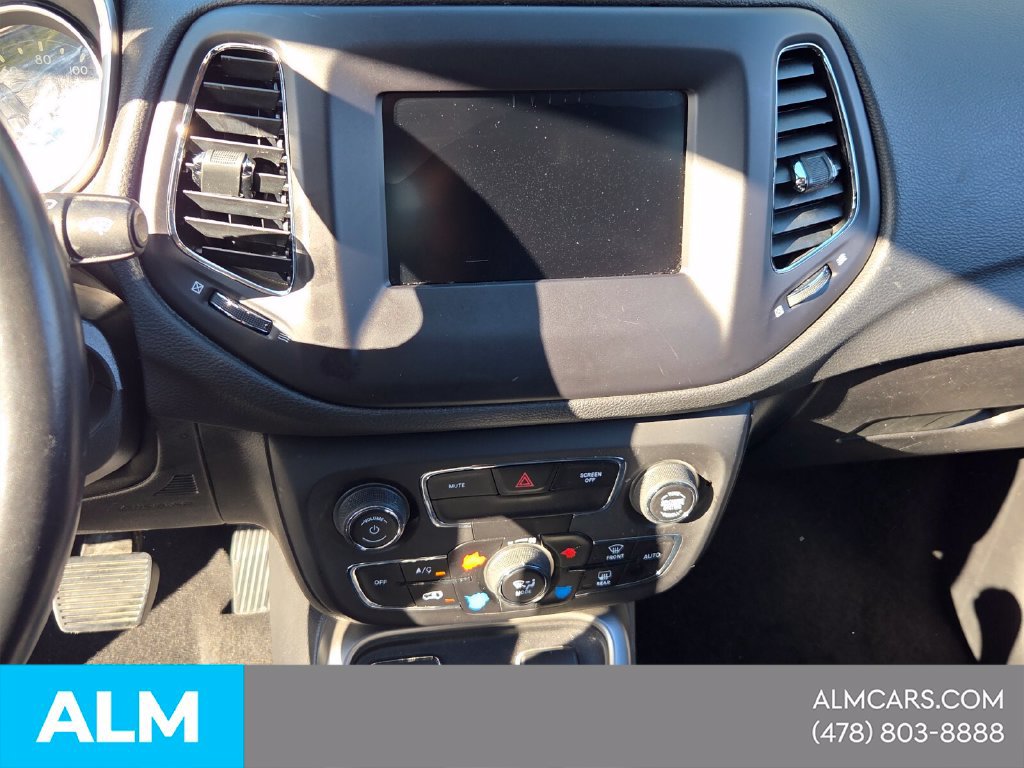 Used 2019 Jeep Compass Latitude FWD image 22