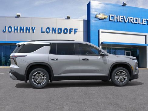 New 2026 Chevrolet Traverse LT w/ LPO, Floor Liner Package image 5