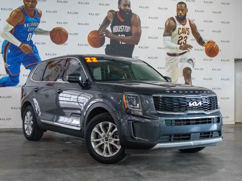 Used 2022 Kia Telluride LX AWD/4WD image 2