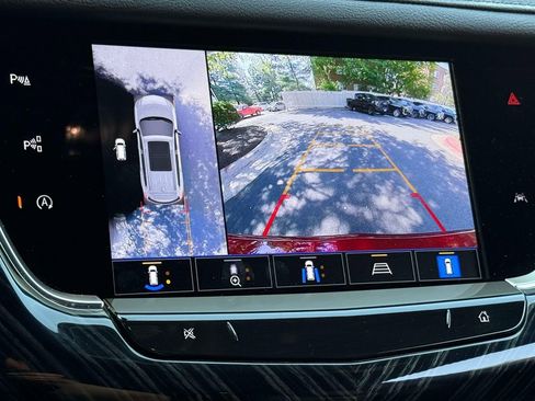 Used 2023 Cadillac XT6 Premium Luxury w/ Technology Package AWD/4WD image 7