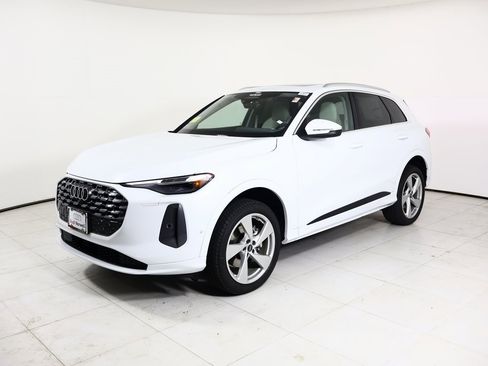 New 2025 Audi Q5 Premium Plus image 11