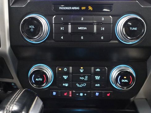 Used 2020 Ford F150 Platinum w/ Technology Package image 23