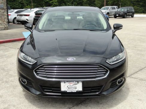 Used 2014 Ford Fusion SE w/ Equipment Group 202A image 2
