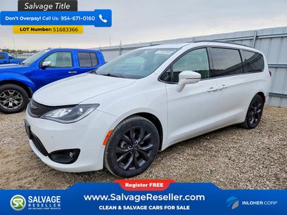 Used 2018 Chrysler Pacifica Limited w/ Advanced Safetytec Group