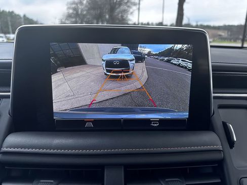 Used 2024 GMC Yukon AT4 image 10