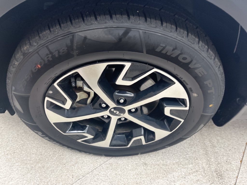 Used 2024 Kia Sportage EX AWD/4WD image 9