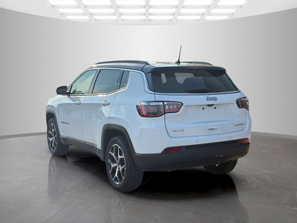 Used 2025 Jeep Compass Limited AWD/4WD image 5