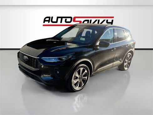 Used 2024 Ford Escape Platinum w/ Premium Technology Package image 3