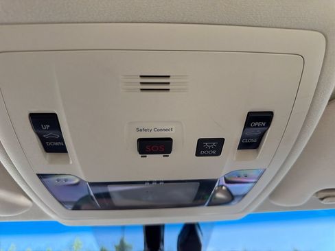 Used 2016 Lexus ES 350 w/ Premium Package w/Wood Trim FWD image 45