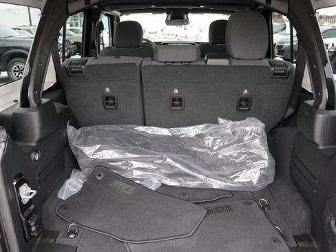 Certified 2025 Jeep Wrangler Unlimited Sahara w/ Safety Group image 19