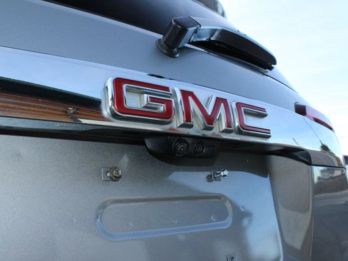 Used 2023 GMC Acadia Denali w/ Denali Ultimate Package image 13