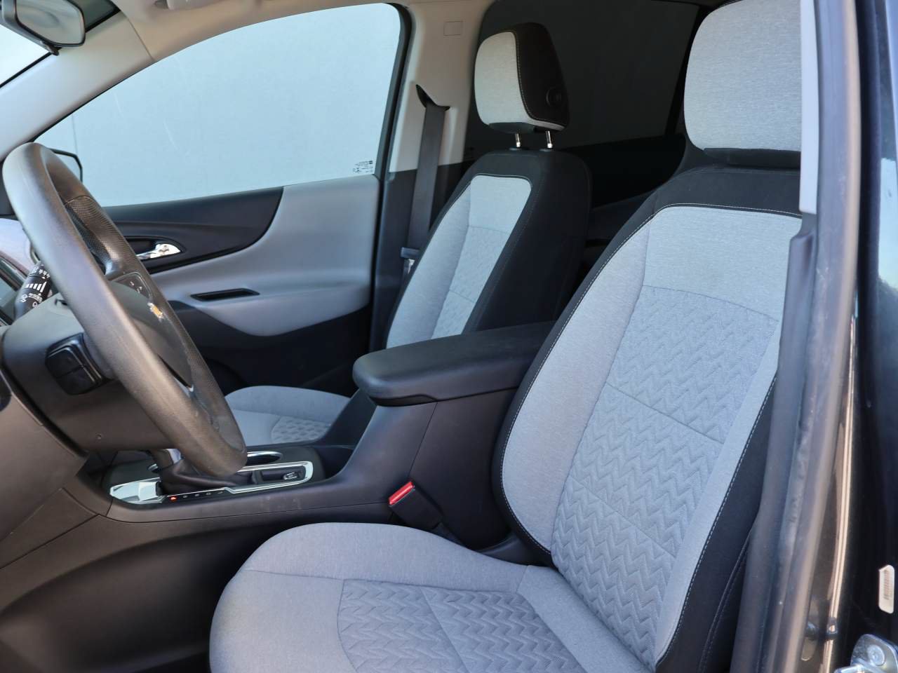 Used 2022 Chevrolet Equinox LS w/ LS Convenience Package FWD image 9