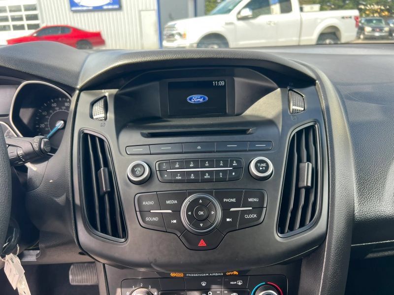 Used 2016 Ford Focus SE FWD image 26