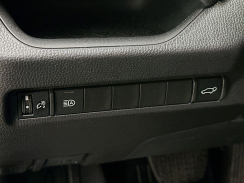 Used 2025 Toyota RAV4 XLE image 17